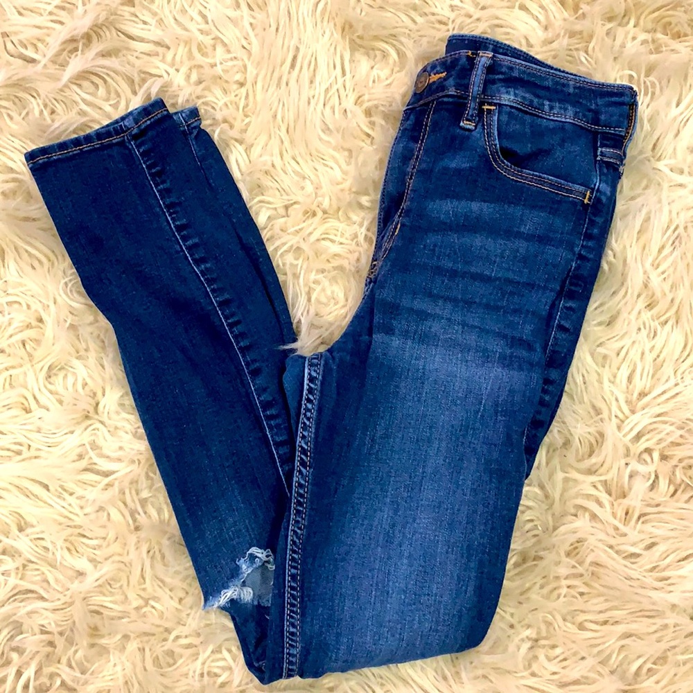 Ripped skinny jeans
